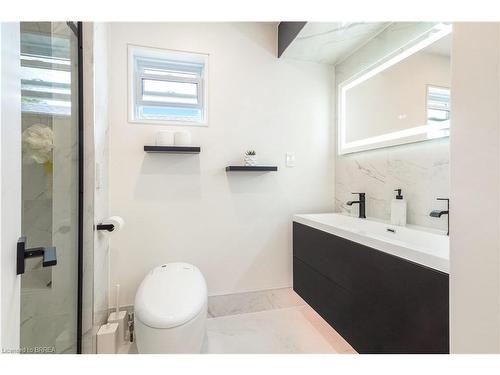 54 D'Aubigny Road, Brantford, ON - Indoor Photo Showing Bathroom