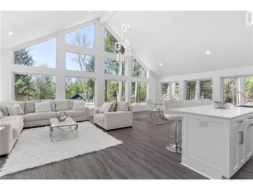 1814 Riding Ranch Road, South River, ON - Indoor Photo Showing Living Room