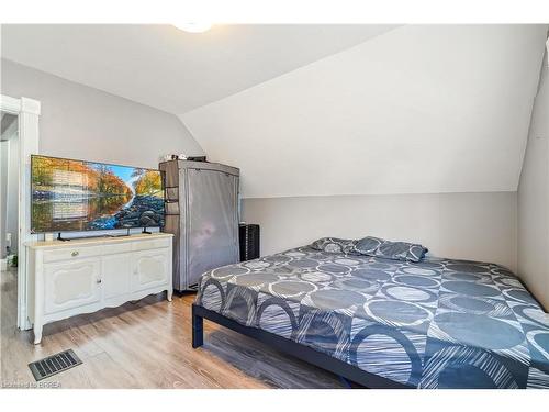 49 Jarvis Street, Brantford, ON - Indoor Photo Showing Bedroom