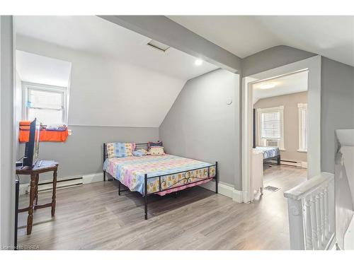 49 Jarvis Street, Brantford, ON - Indoor Photo Showing Bedroom