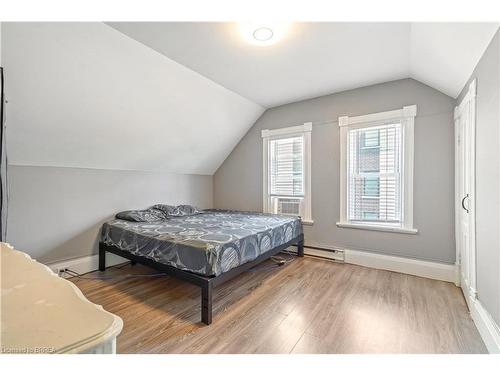 49 Jarvis Street, Brantford, ON - Indoor Photo Showing Bedroom