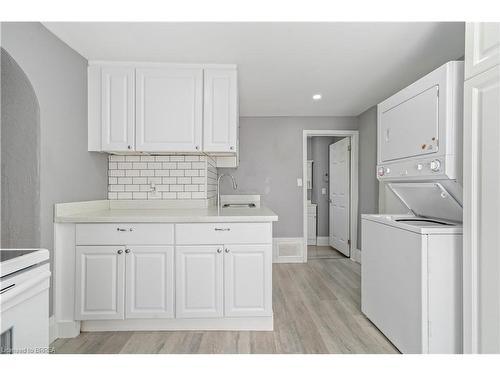 49 Jarvis Street, Brantford, ON - Indoor Photo Showing Laundry Room