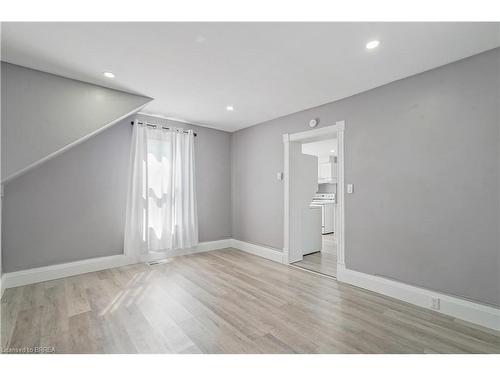 49 Jarvis Street, Brantford, ON - Indoor Photo Showing Other Room