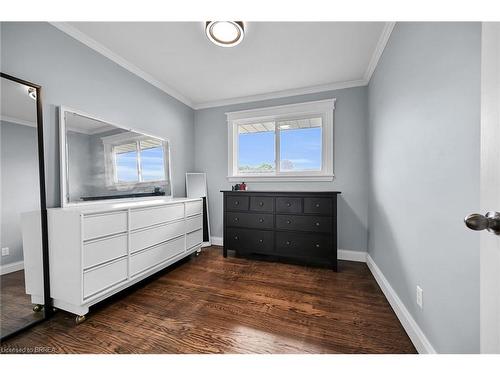 10 Pembroke Avenue, Brantford, ON - Indoor Photo Showing Bedroom