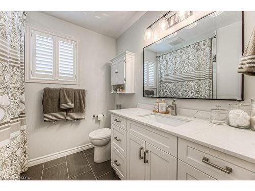 70 Anastasia Crescent, Brantford, ON - Indoor Photo Showing Bathroom