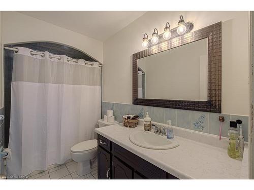 14 Melbourne Crescent, Brantford, ON - Indoor Photo Showing Bathroom