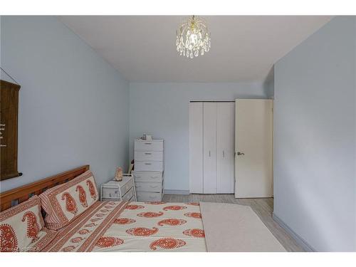 14 Melbourne Crescent, Brantford, ON - Indoor Photo Showing Bedroom