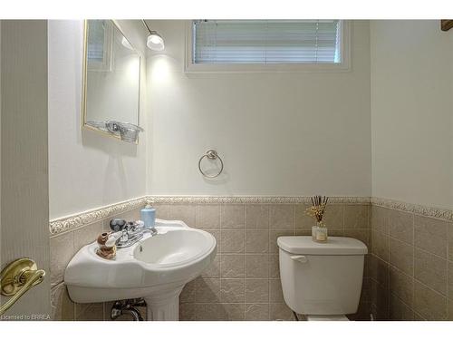 14 Melbourne Crescent, Brantford, ON - Indoor Photo Showing Bathroom