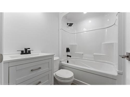 24B Balfour Street, Brantford, ON - Indoor Photo Showing Bathroom