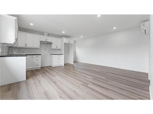 24B Balfour Street, Brantford, ON - Indoor Photo Showing Kitchen