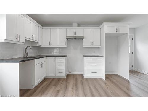 24B Balfour Street, Brantford, ON - Indoor Photo Showing Kitchen