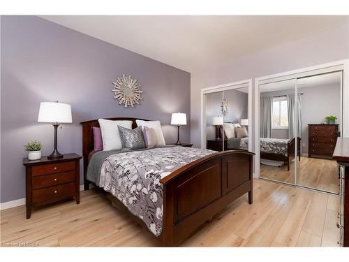 608 Upper James Street, Hamilton, ON - Indoor Photo Showing Bedroom