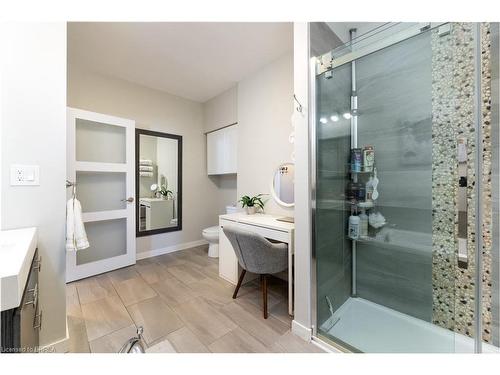 608 Upper James Street, Hamilton, ON - Indoor Photo Showing Bathroom