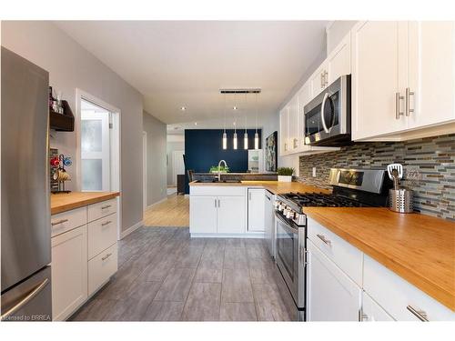 608 Upper James Street, Hamilton, ON - Indoor Photo Showing Kitchen