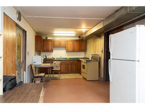 1525 Highway 3, Delhi, ON - Indoor Photo Showing Kitchen