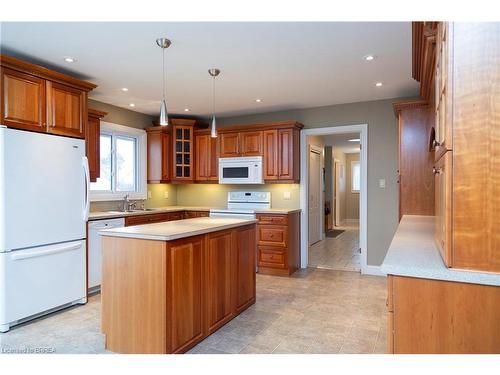 1525 Highway 3, Delhi, ON - Indoor Photo Showing Kitchen