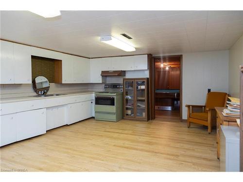 1525 Highway 3, Delhi, ON - Indoor Photo Showing Kitchen