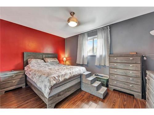 19 Frontenac Avenue, Brantford, ON - Indoor Photo Showing Bedroom