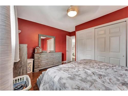 19 Frontenac Avenue, Brantford, ON - Indoor Photo Showing Bedroom