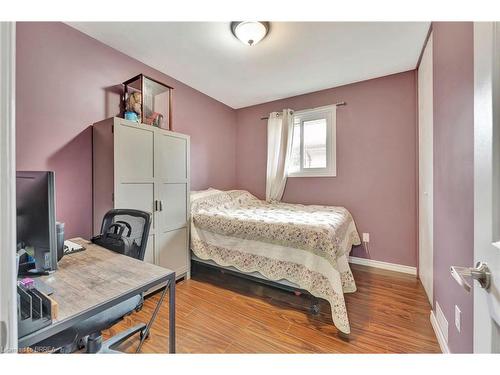 19 Frontenac Avenue, Brantford, ON - Indoor Photo Showing Bedroom