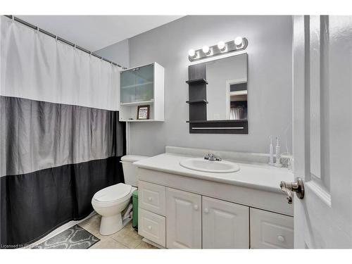 19 Frontenac Avenue, Brantford, ON - Indoor Photo Showing Bathroom