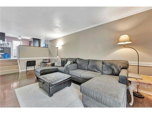 19 Frontenac Avenue, Brantford, ON - Indoor Photo Showing Living Room