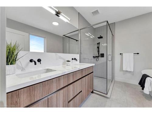 128 Lisgar Avenue, Tillsonburg, ON - Indoor Photo Showing Bathroom