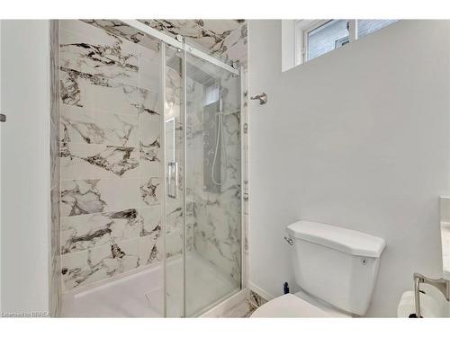 6 Tarrison Street, Brantford, ON - Indoor Photo Showing Bathroom