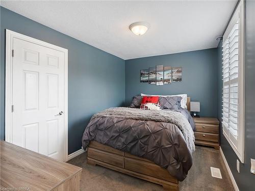 233 Oakland Road, Scotland, ON - Indoor Photo Showing Bedroom