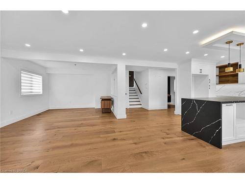 396 Denlow Avenue, Hamilton, ON - Indoor Photo Showing Kitchen