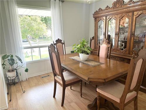 4 Jasper Street, Brantford, ON - Indoor Photo Showing Dining Room