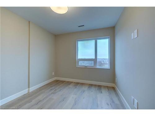 607-34 Norman Street, Brantford, ON - Indoor Photo Showing Other Room