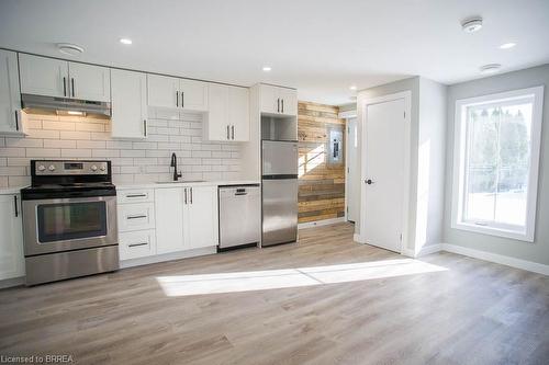 2-44 Grey Street, Brantford, ON - Indoor Photo Showing Kitchen With Upgraded Kitchen