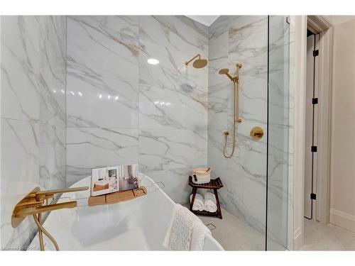 145 Parkside Drive, Brantford, ON - Indoor Photo Showing Bathroom