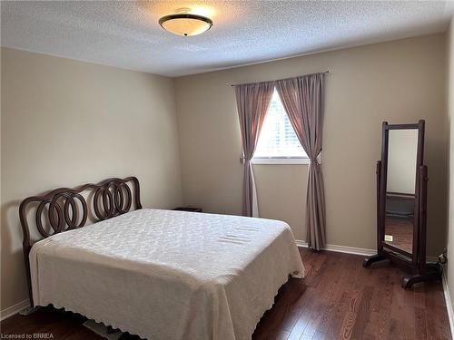 201 Grand Street, Brantford, ON - Indoor Photo Showing Bedroom