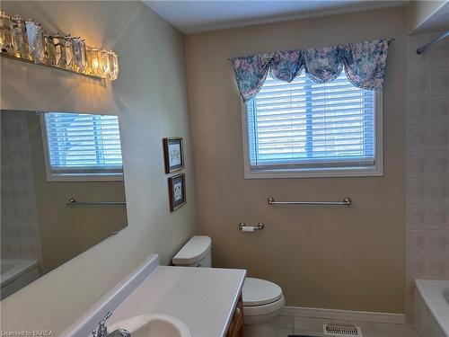 201 Grand Street, Brantford, ON - Indoor Photo Showing Bathroom