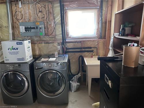 201 Grand Street, Brantford, ON - Indoor Photo Showing Laundry Room