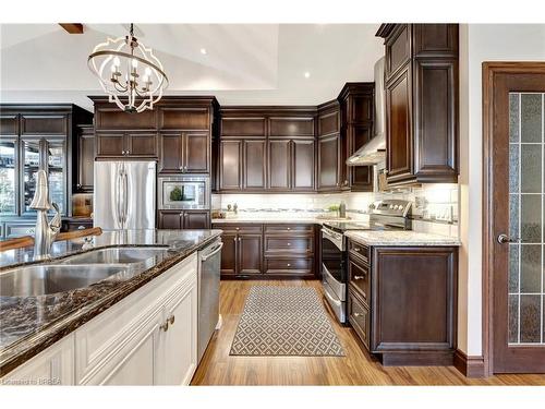 29 Tan Avenue, Waterford, ON - Indoor Photo Showing Kitchen With Double Sink With Upgraded Kitchen