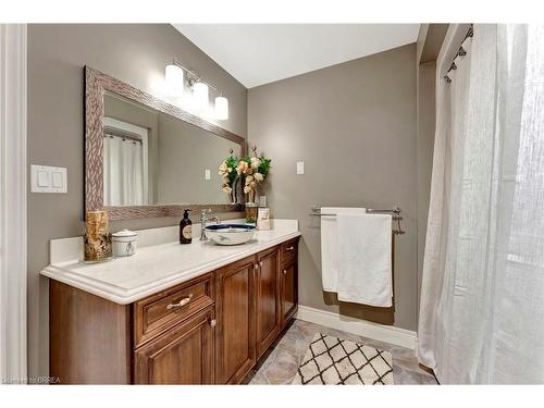 29 Tan Avenue, Waterford, ON - Indoor Photo Showing Bathroom