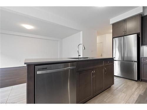 44 Amos Avenue, Brantford, ON - Indoor Photo Showing Kitchen