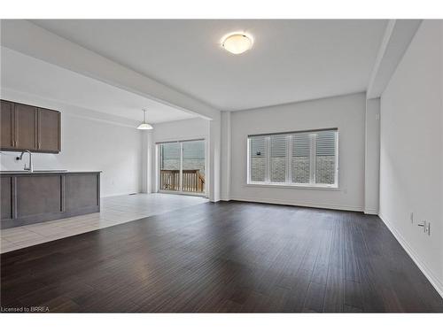 44 Amos Avenue, Brantford, ON - Indoor Photo Showing Living Room