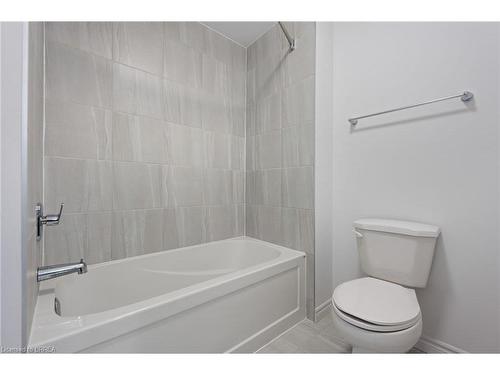 44 Amos Avenue, Brantford, ON - Indoor Photo Showing Bathroom