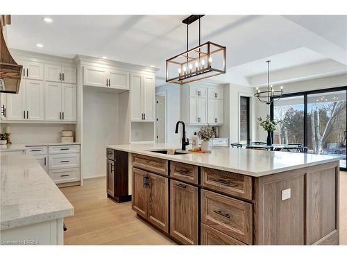 564 Mount Pleasant Road, Brantford, ON - Indoor Photo Showing Kitchen