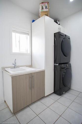 114 Thomas Avenue, Brantford, ON - Indoor Photo Showing Laundry Room