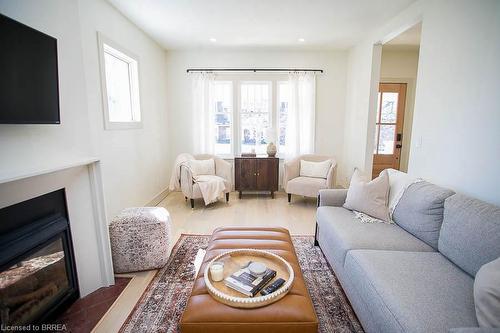 187 Dufferin Avenue, Brantford, ON - Indoor Photo Showing Living Room With Fireplace