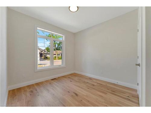 44 Cedar Street, Paris, ON - Indoor Photo Showing Other Room