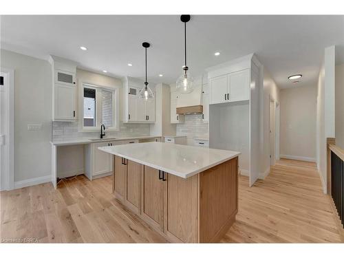 44 Cedar Street, Paris, ON - Indoor Photo Showing Kitchen With Upgraded Kitchen