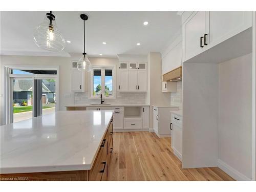 44 Cedar Street, Paris, ON - Indoor Photo Showing Kitchen