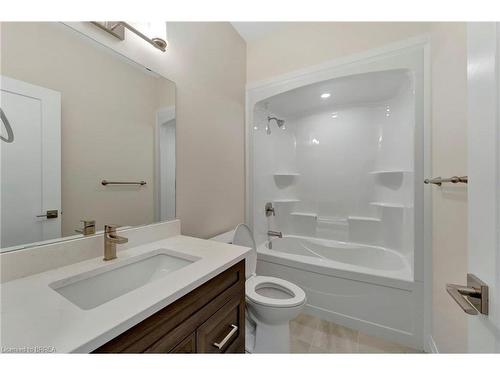 44 Cedar Street, Paris, ON - Indoor Photo Showing Bathroom