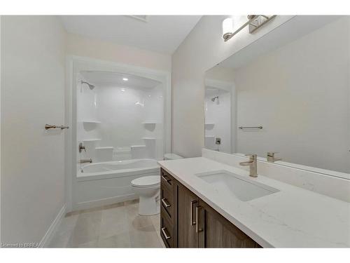 44 Cedar Street, Paris, ON - Indoor Photo Showing Bathroom